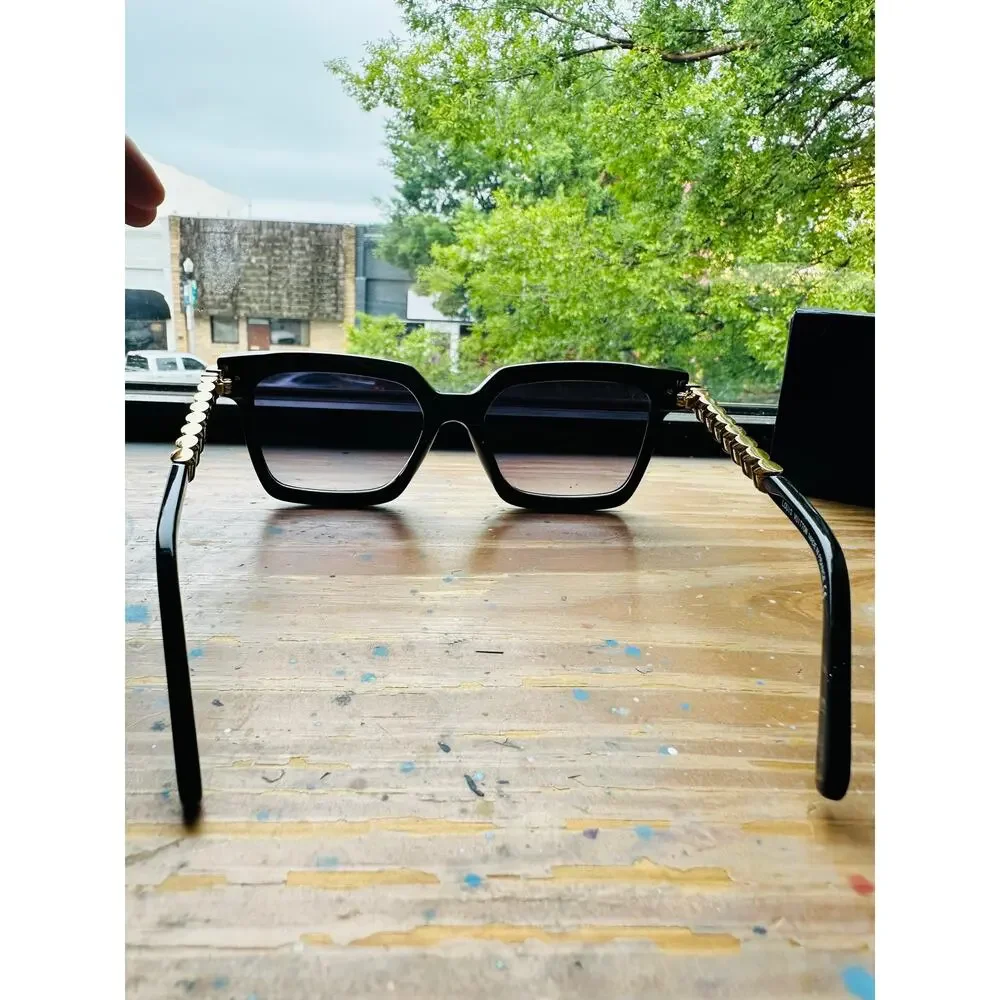 LOUIS VUITTON Black Gold Arrow Chain Sides Edge Cat Eye Sunglasses